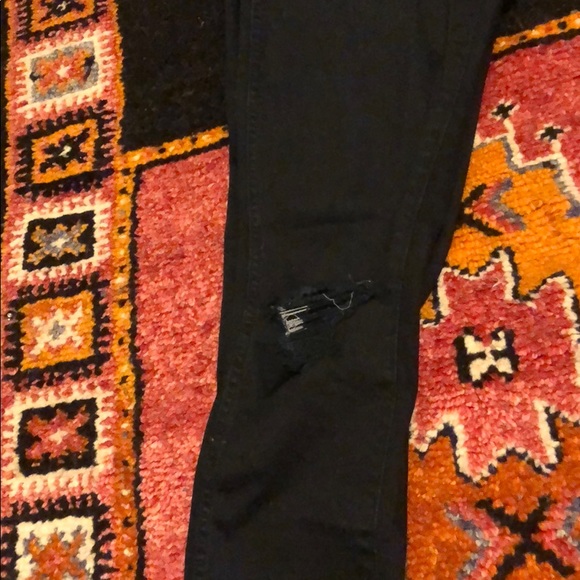 Madewell black distressed skinny jeans - Picture 2 of 5